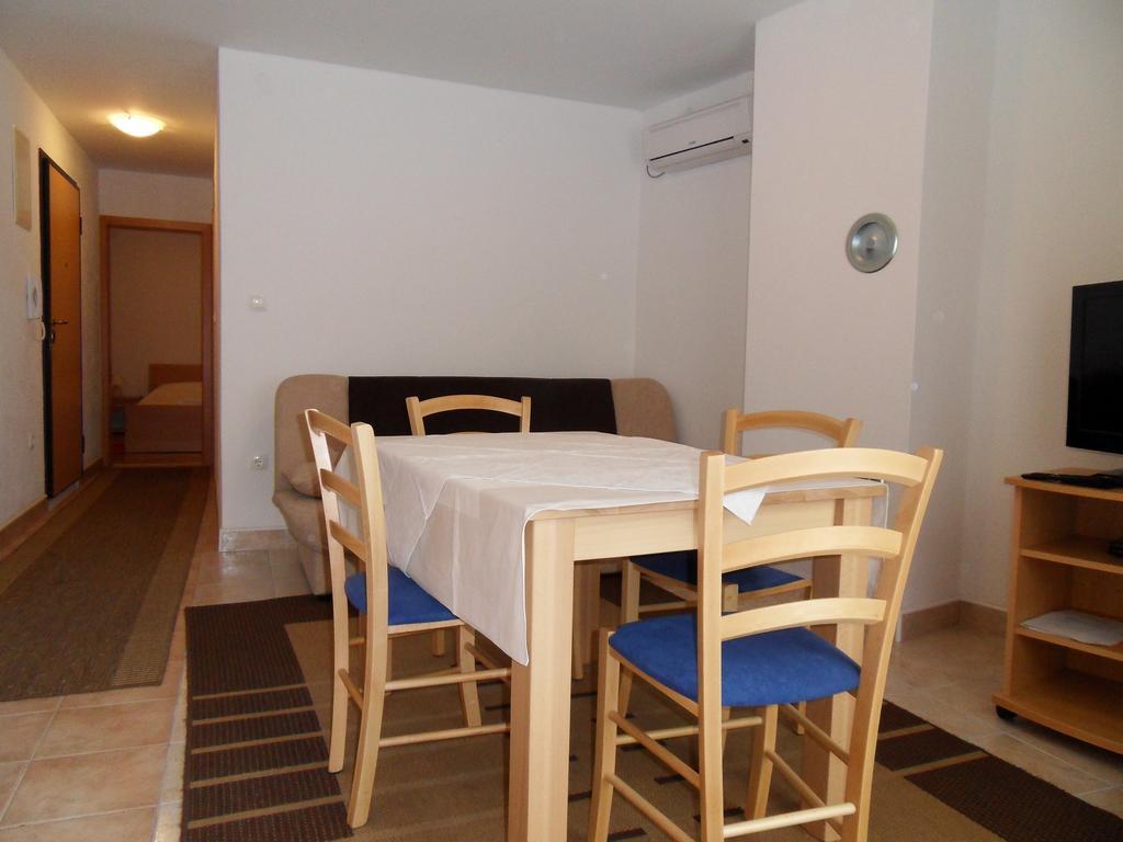 Apartments Petricevic 2 Selce Extérieur photo