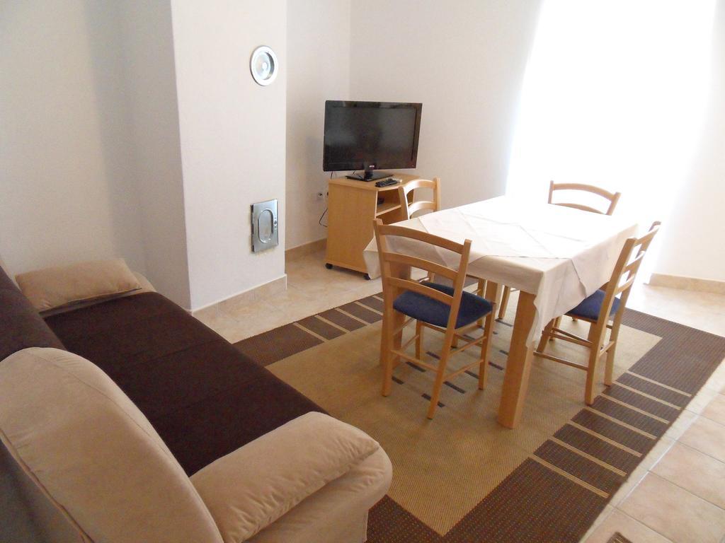 Apartments Petricevic 2 Selce Extérieur photo